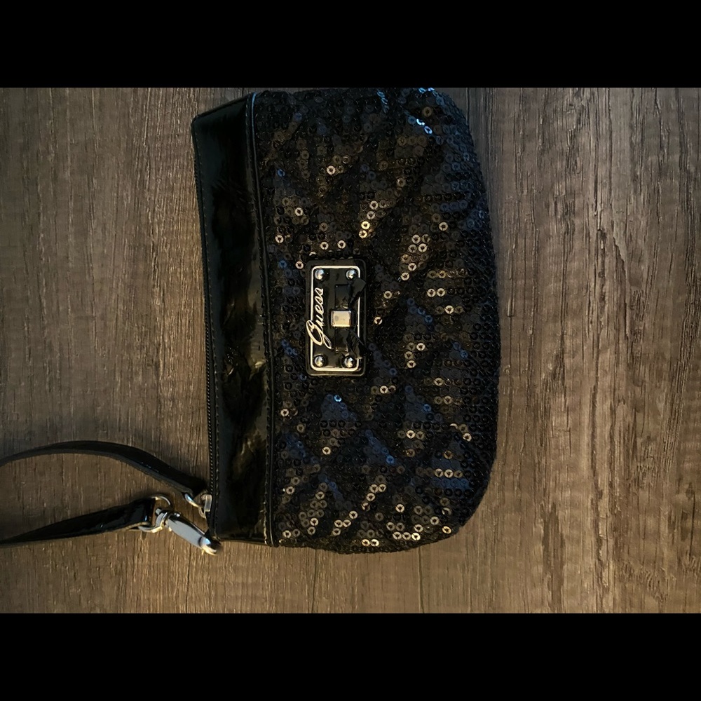 Guess clutch
